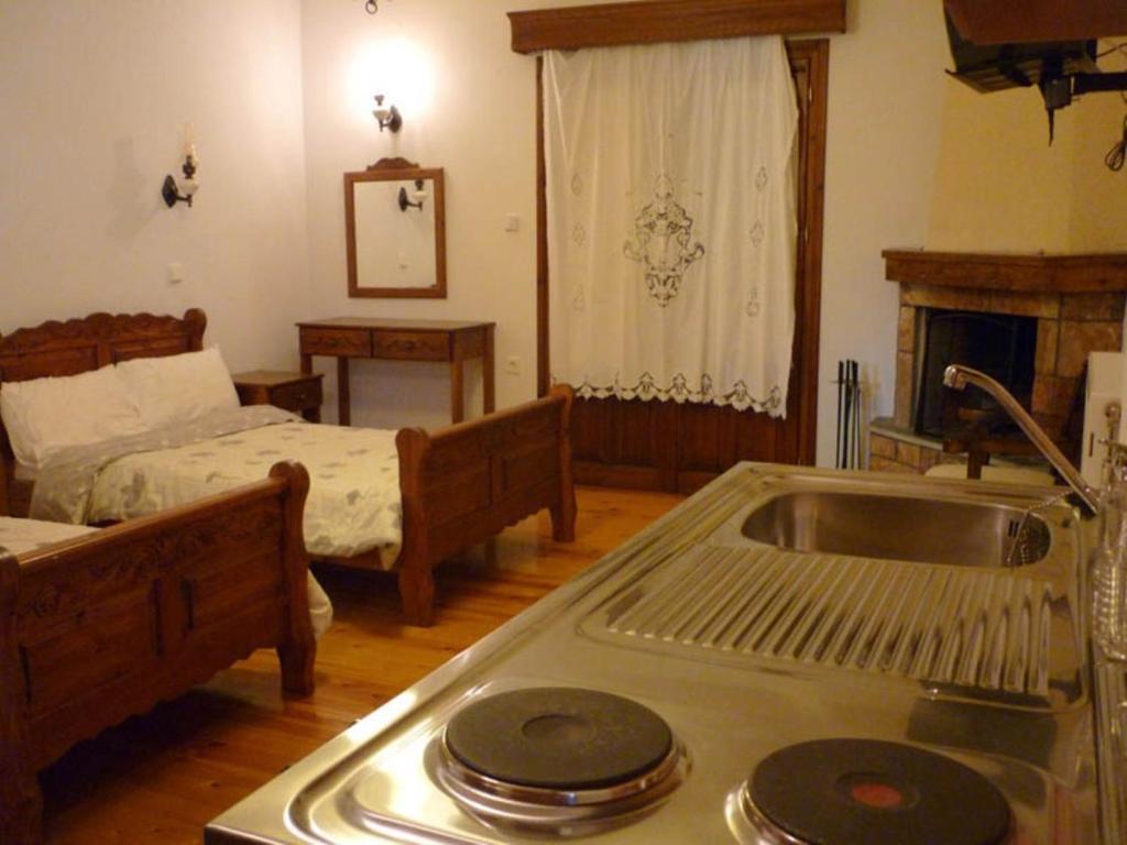 Archontiko Christodoulou Aparthotel Vronteron  Bilik gambar